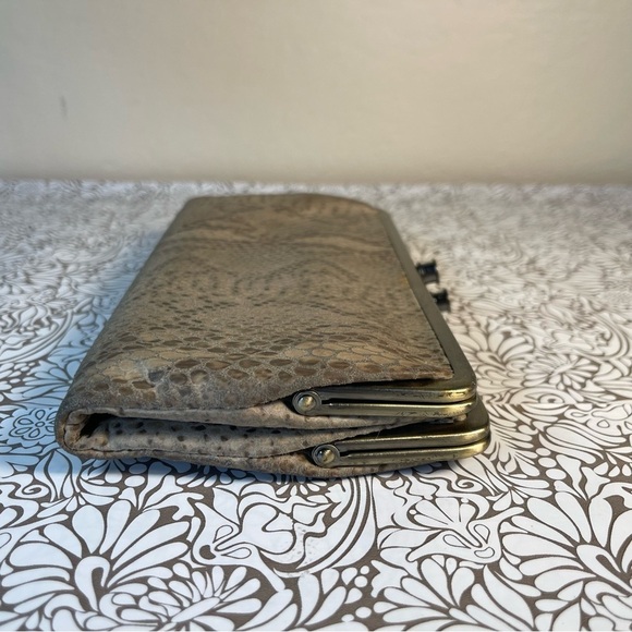 HOBO Lauren Clutch-Wallet Snake print leather - Picture 4 of 13